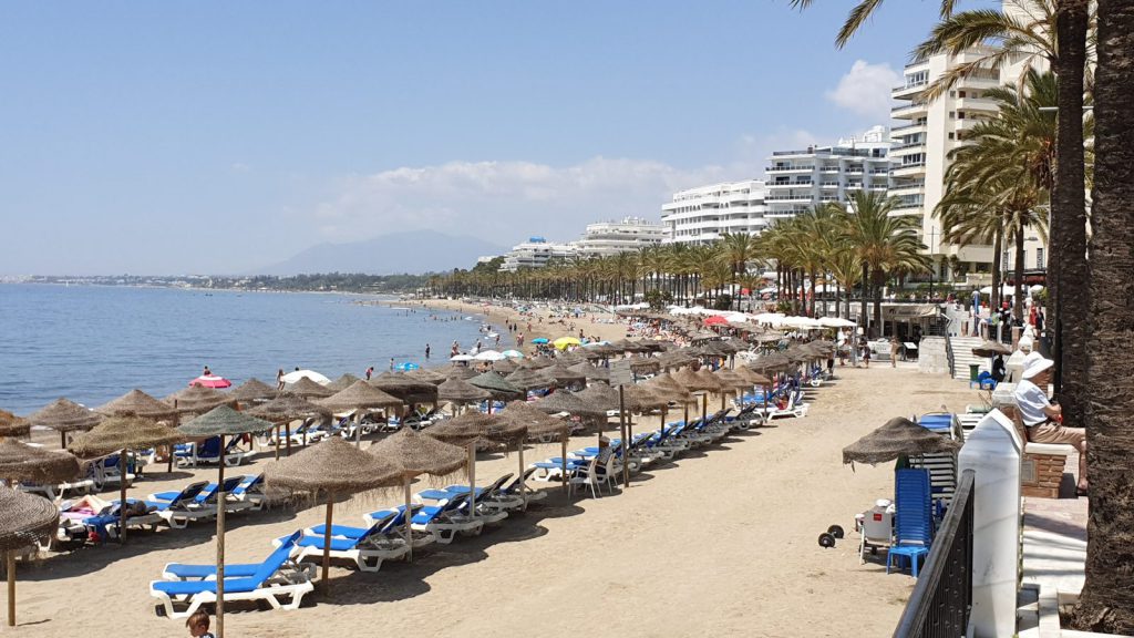 Sunbeds and parasols on Playa de la Fontanilla in Marbella